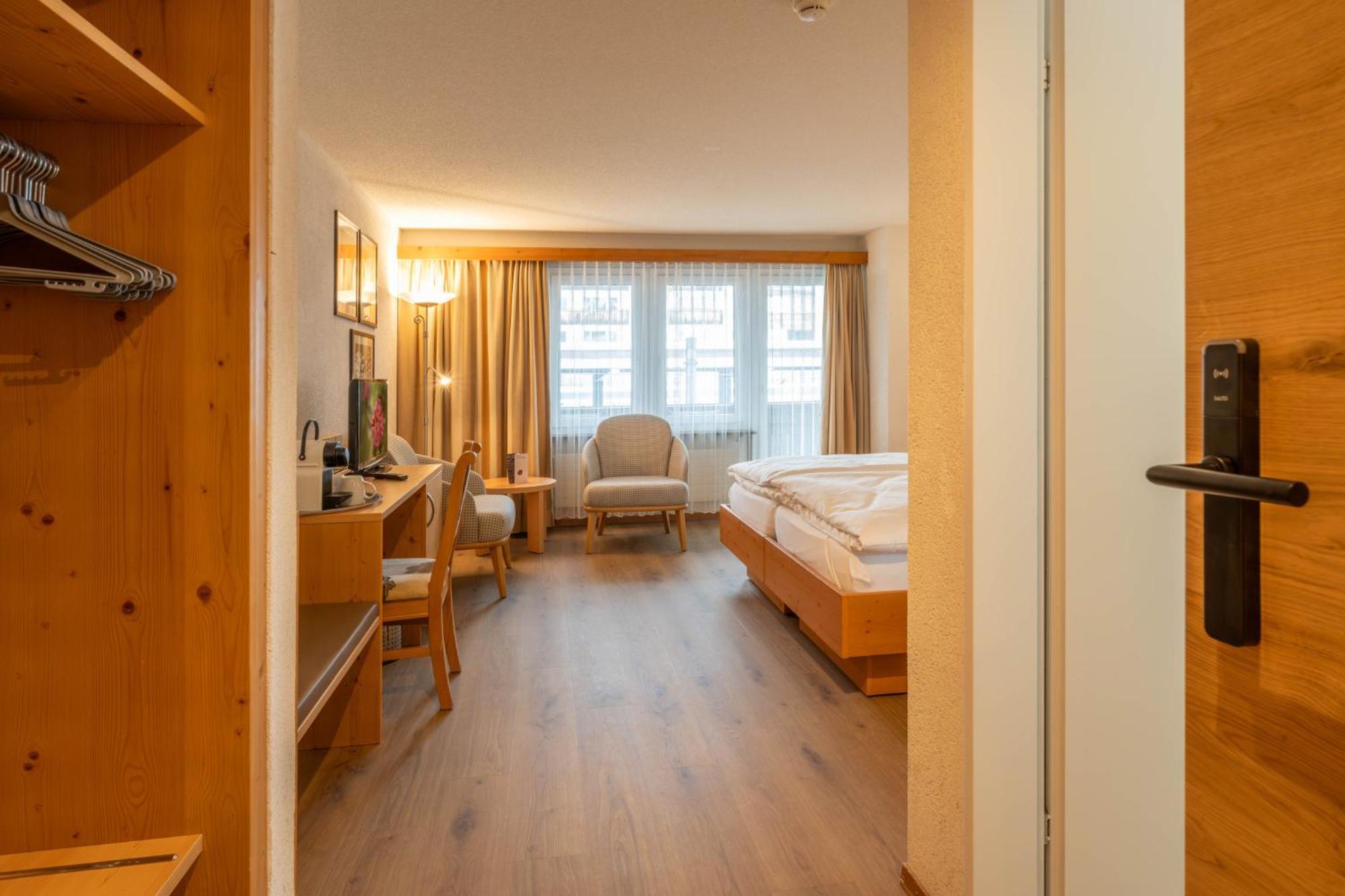 צרמט Hotel Sarazena מראה חיצוני תמונה