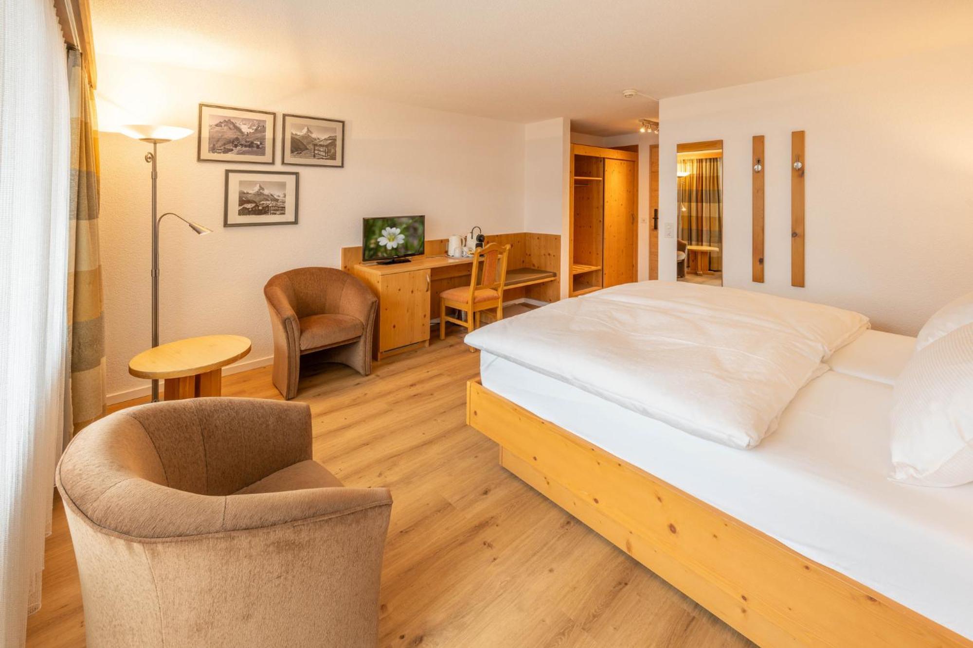 צרמט Hotel Sarazena מראה חיצוני תמונה
