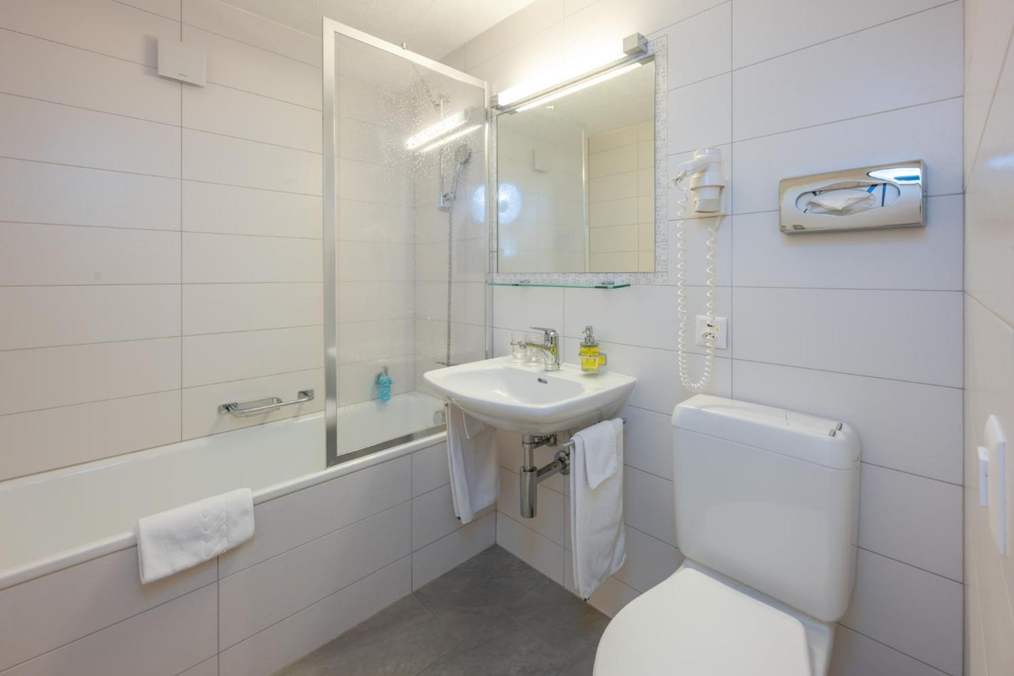 צרמט Hotel Sarazena מראה חיצוני תמונה