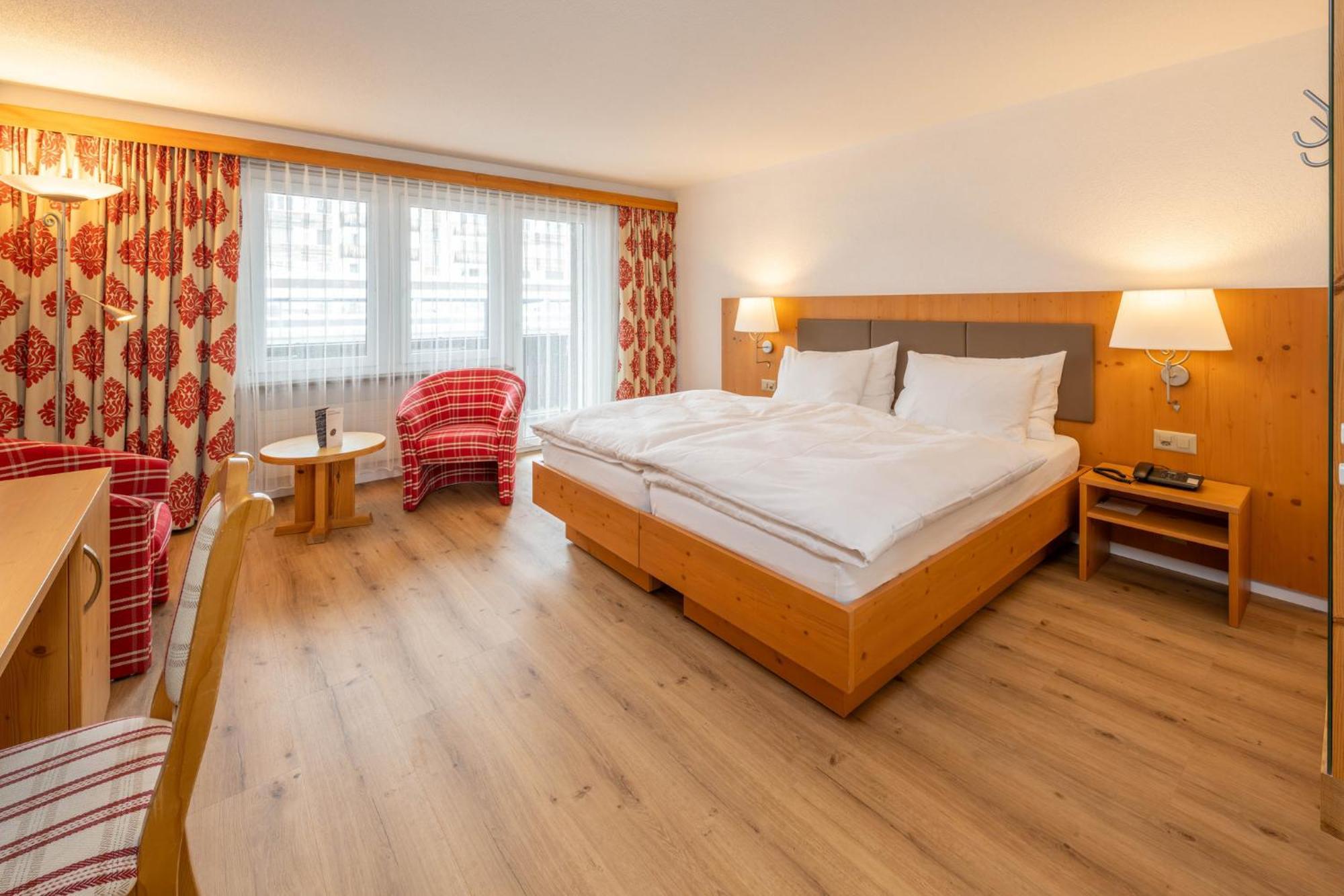 צרמט Hotel Sarazena מראה חיצוני תמונה