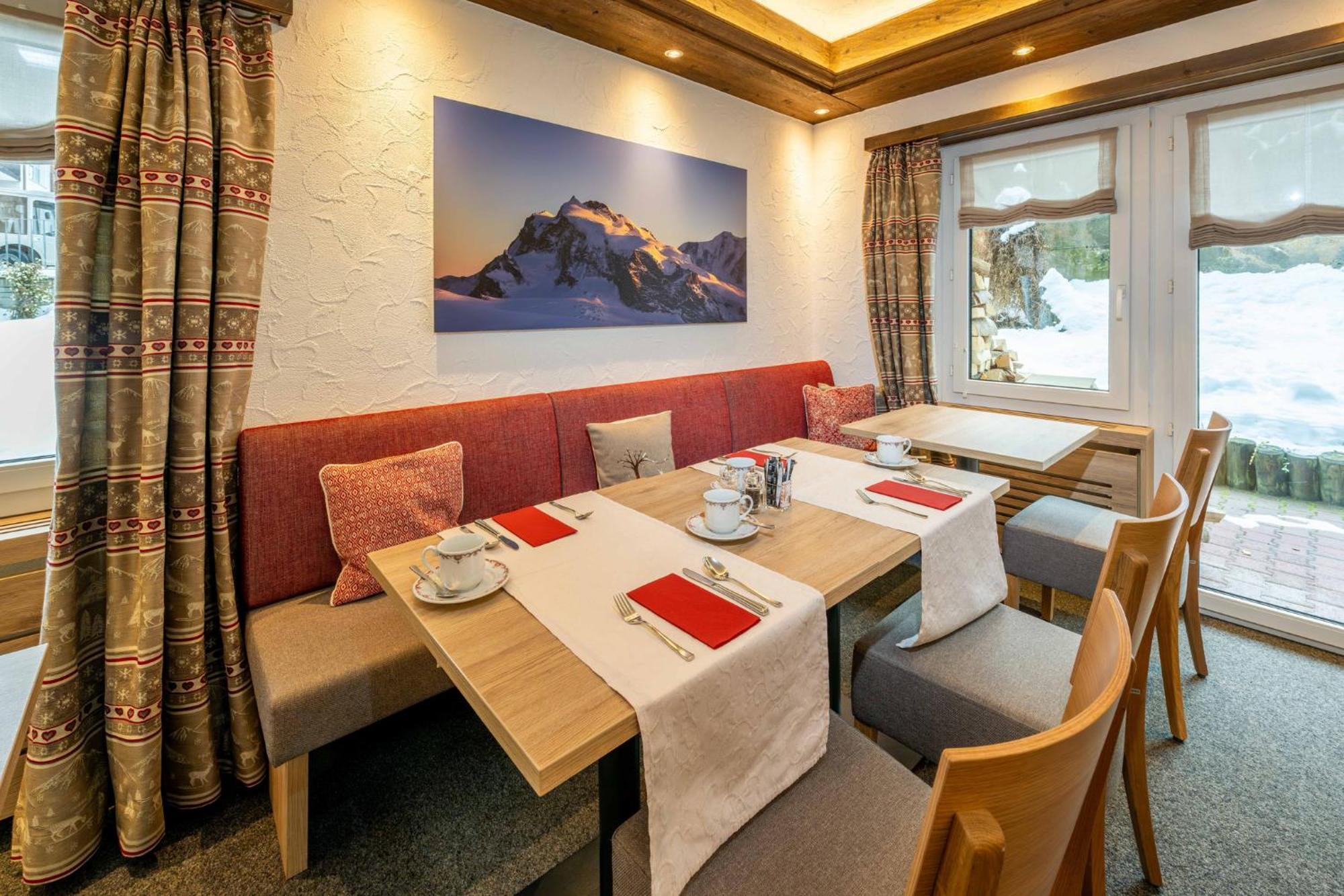 צרמט Hotel Sarazena מראה חיצוני תמונה