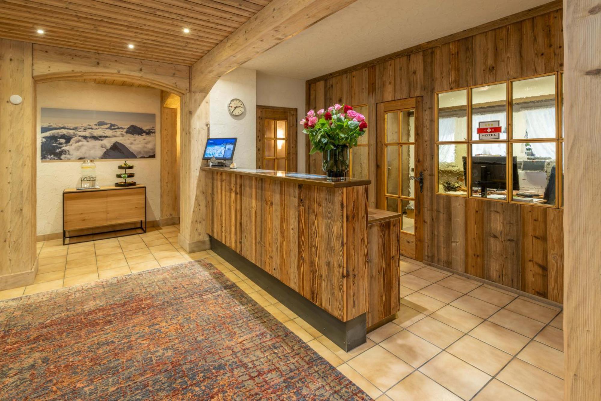 צרמט Hotel Sarazena מראה חיצוני תמונה