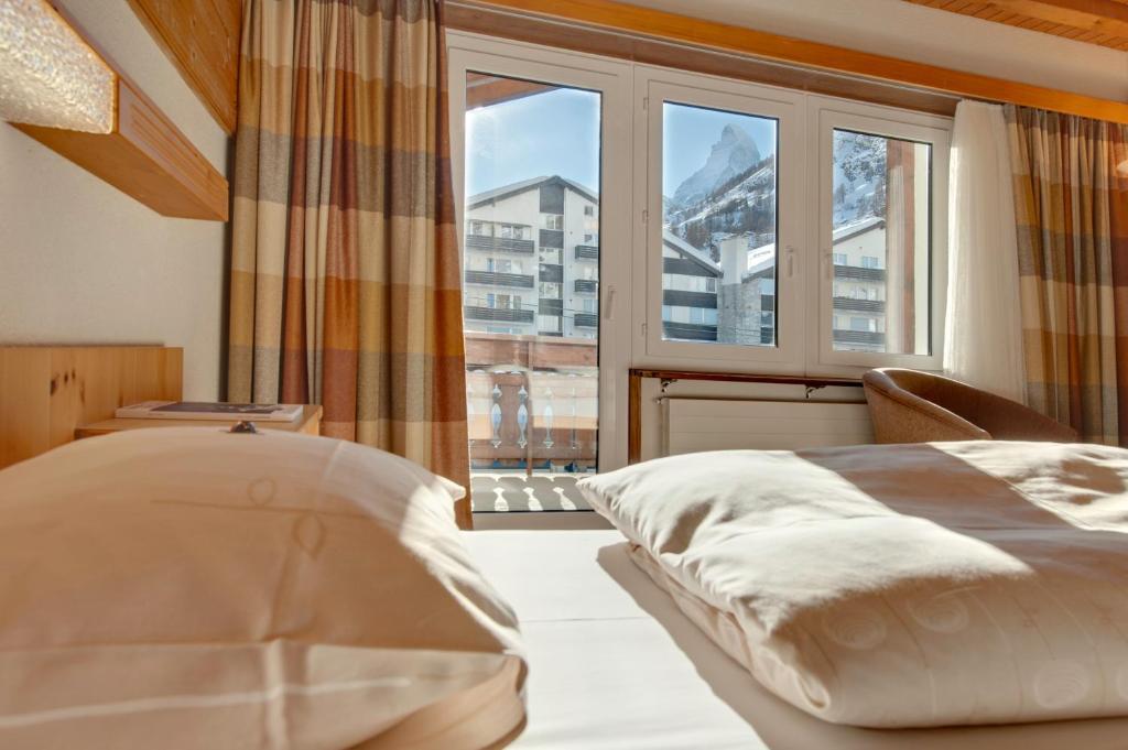 צרמט Hotel Sarazena מראה חיצוני תמונה